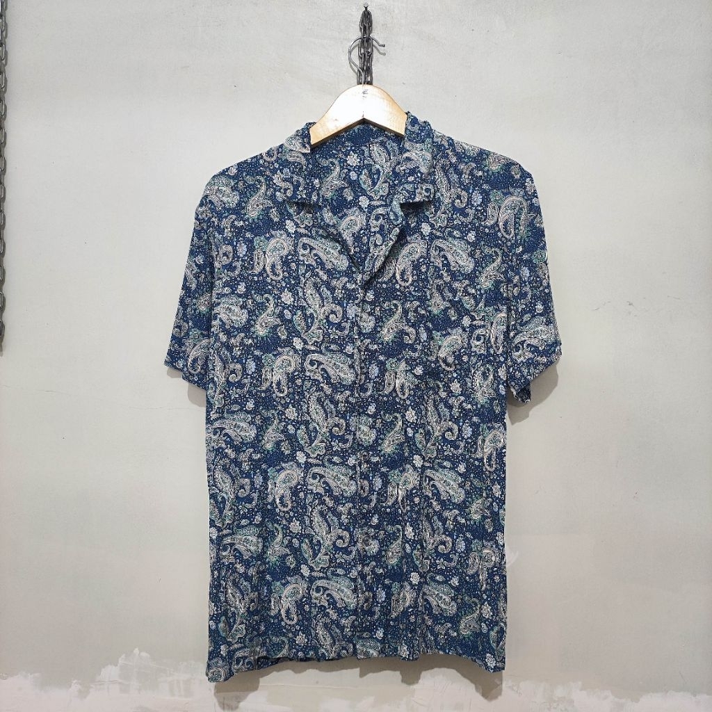 Kemeja Paisley