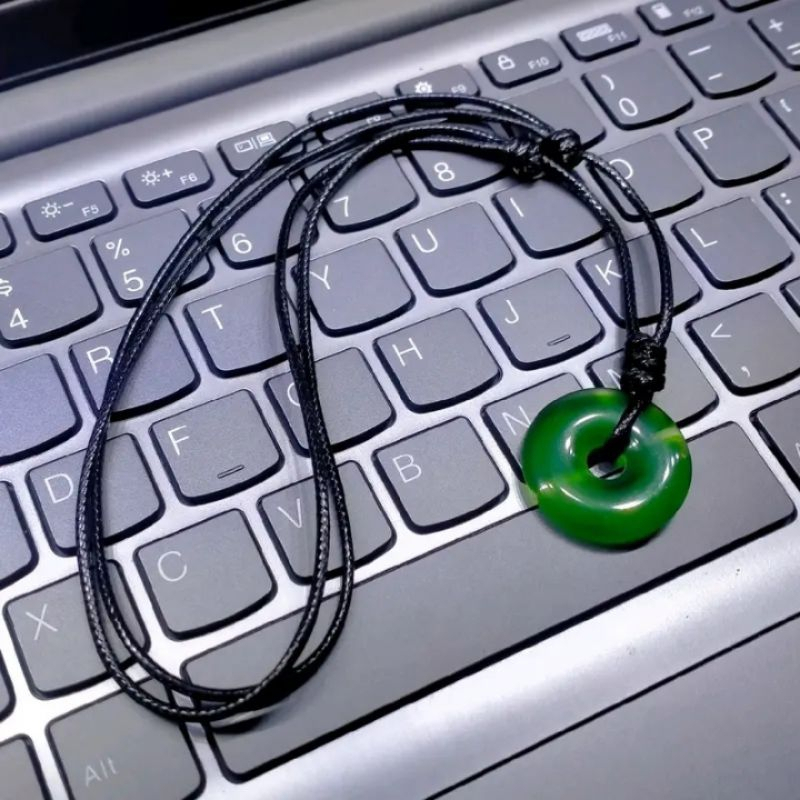 Kalung Giok Hijau Natural Asli – Liontin Bulat Premium dengan Tali Korea, Cocok untuk Pria & Wanita