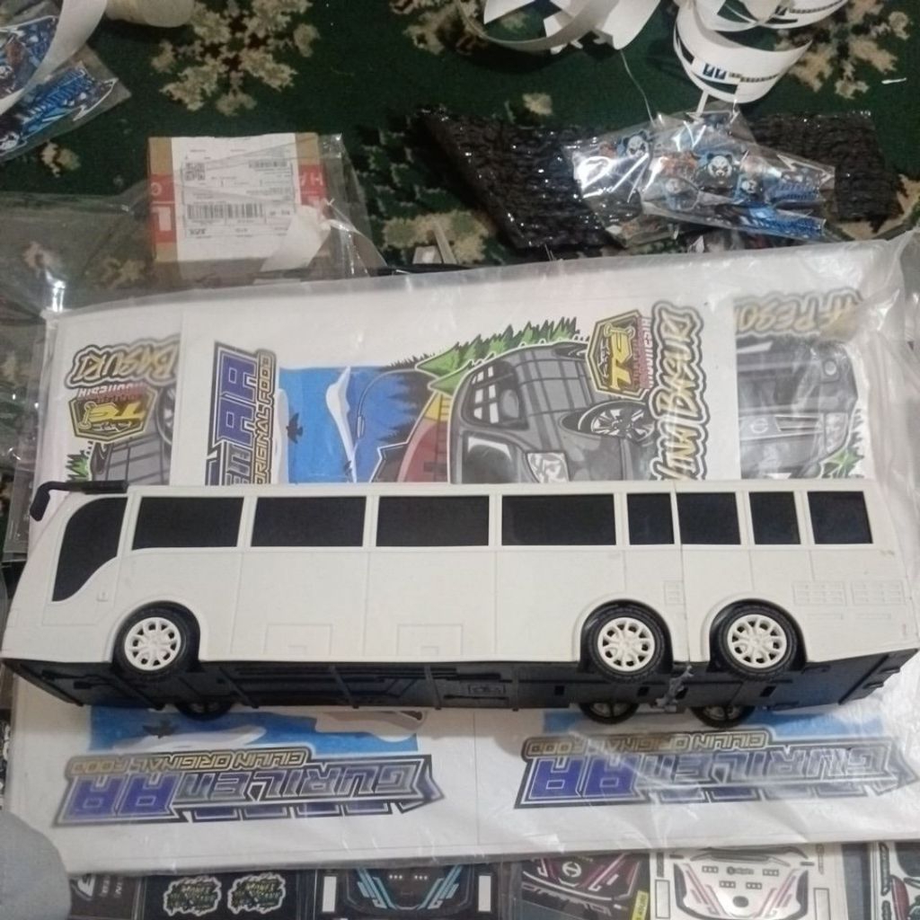 miniatur bus tronton rkc