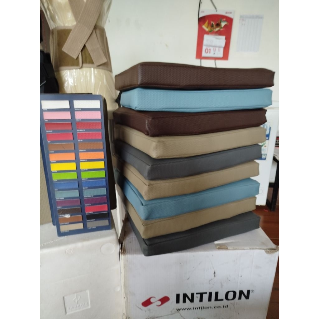 alas duduk untuk kursi roda