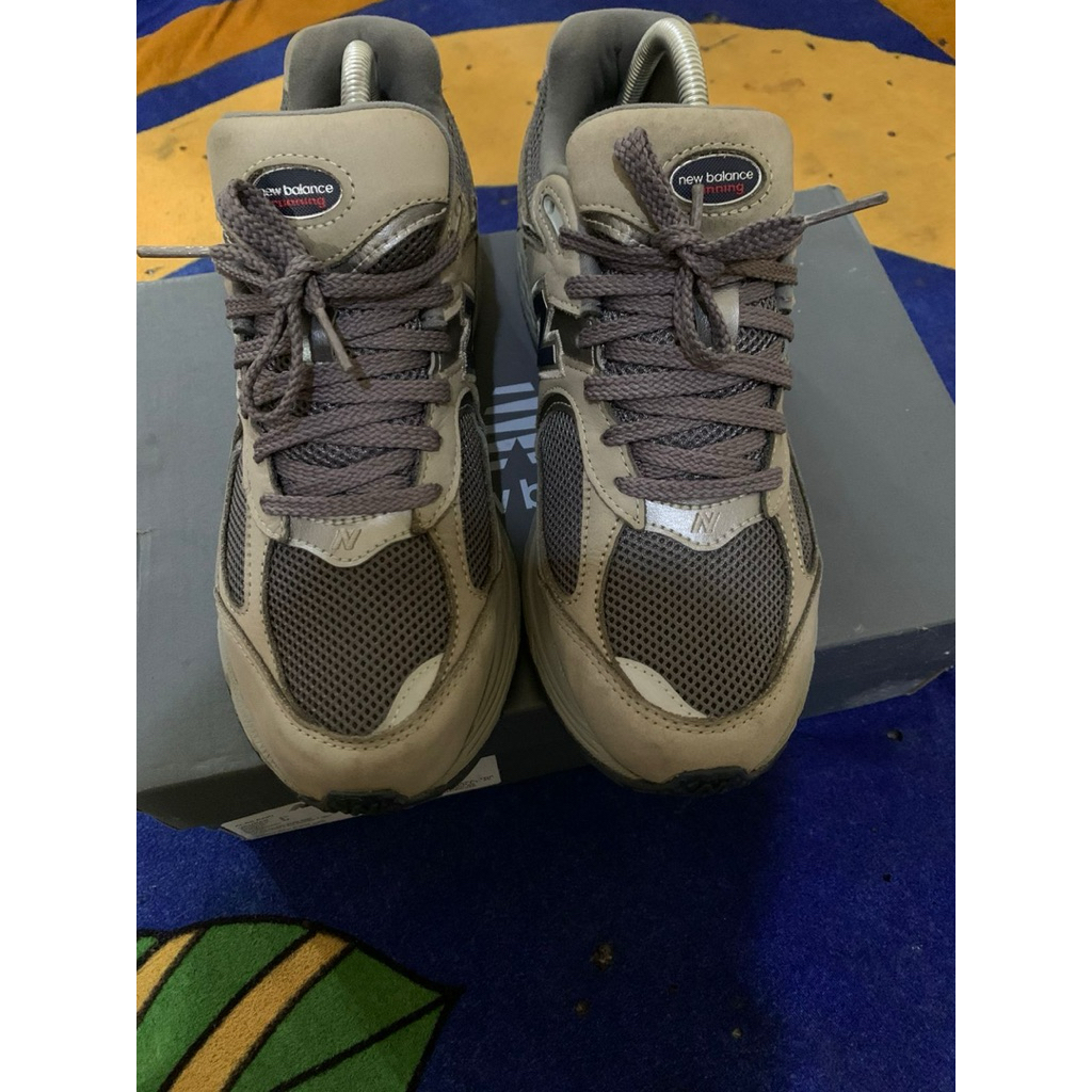 sepatu new balance 2002R original second 100% Authentic Ukuran 42