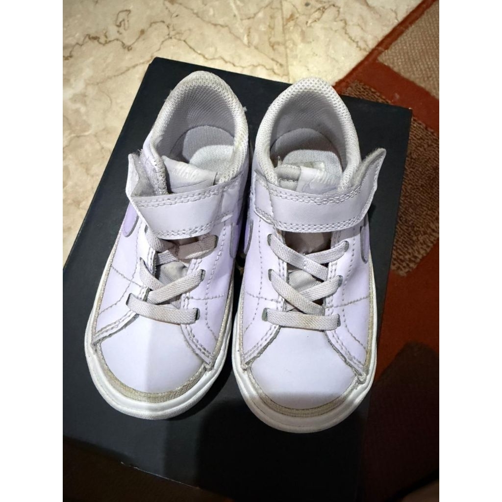 Nike Sepatu Anak (preloved)