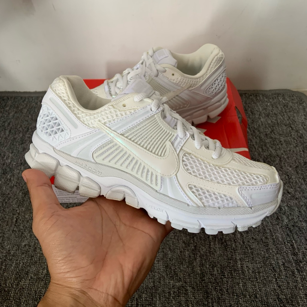 NIKE Zoom Vomero 5 WOMENS White Platinum Tint ORIGINAL RESMI Sneakers WMNS