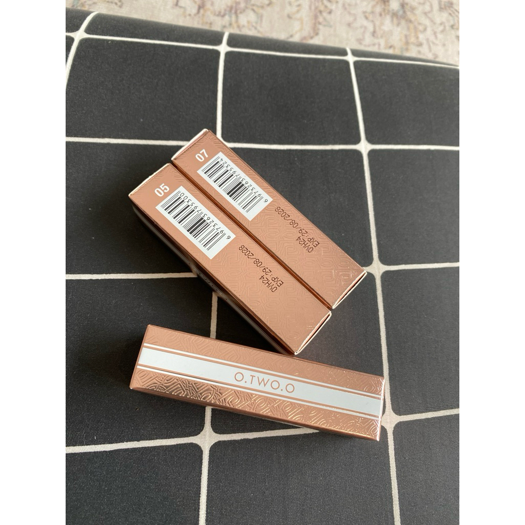o two o lipstik