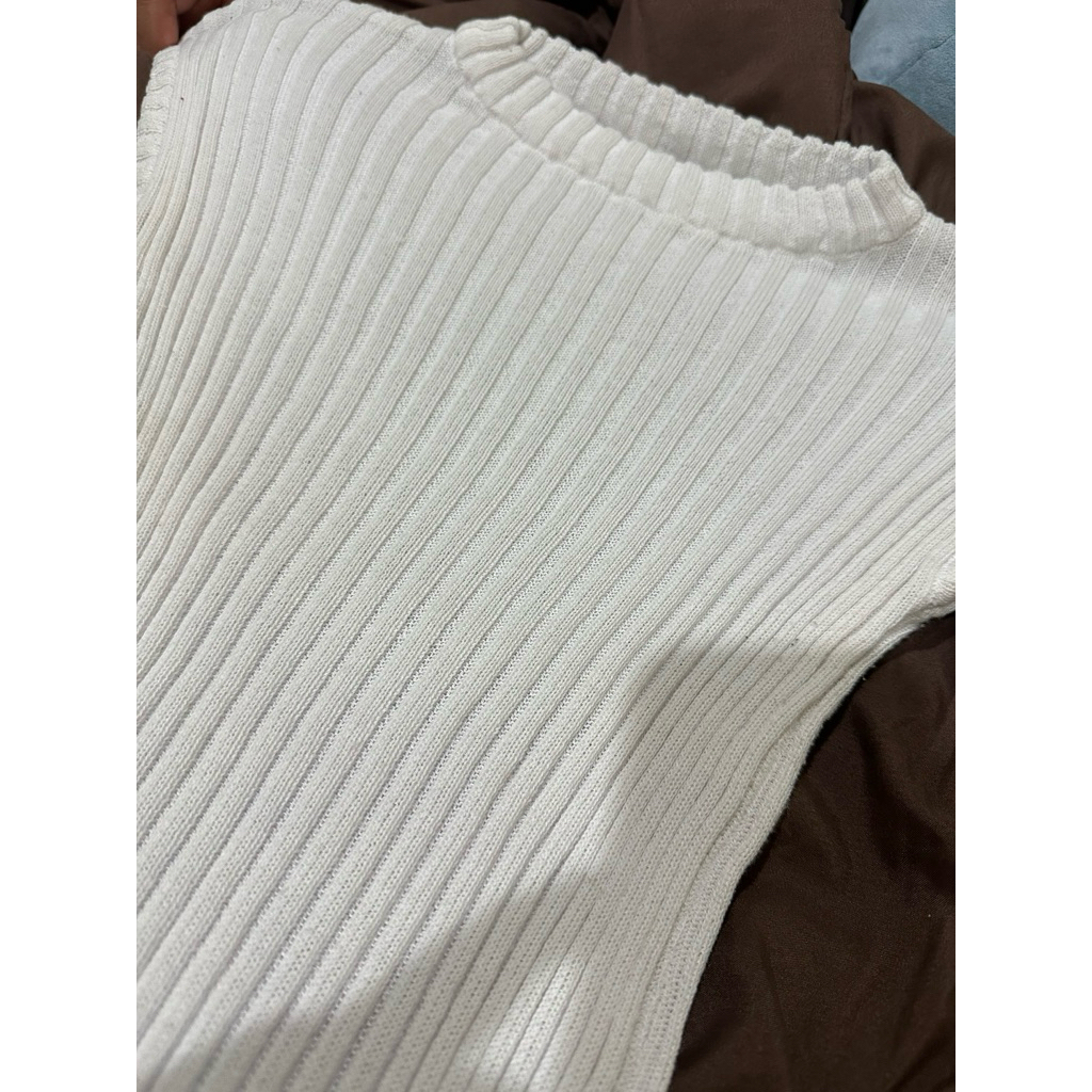 PRELOVED TOP OR DALEMAN