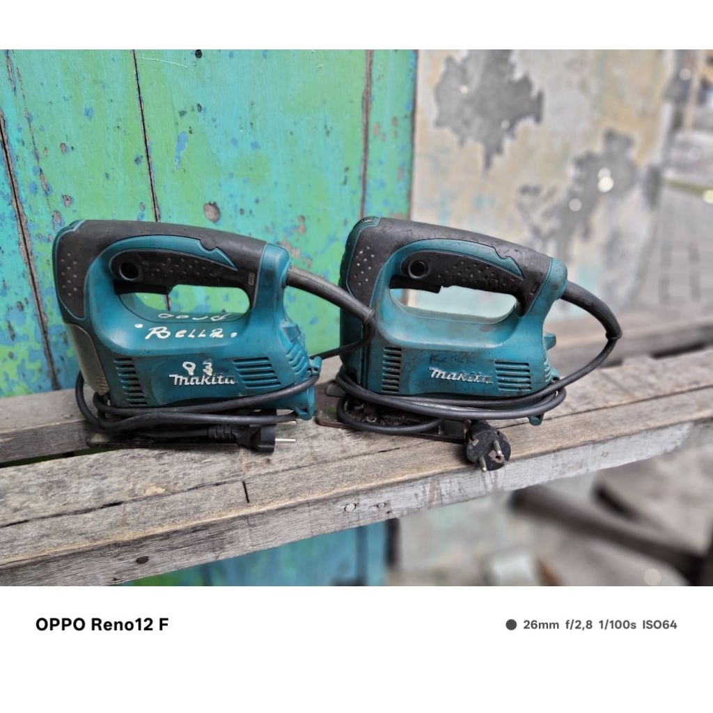 jigsaw merk makita seri 4327M barang second kondisi normal siap pakai. harga yg tertera harga per un