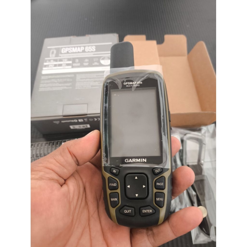 Garmin gps 65s like new