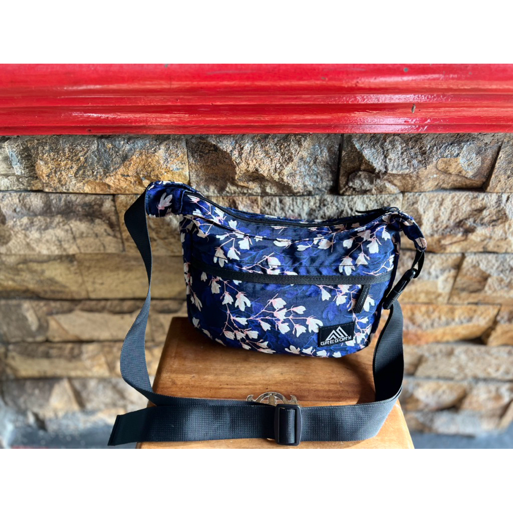 tas selempang gregory