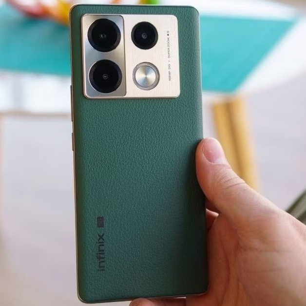 INFINIX NOTE 40 PRO Plus 5G ram 12+12/256 Dimensity 7050 5G Vintage Green/Obsidian Black Layar lekun