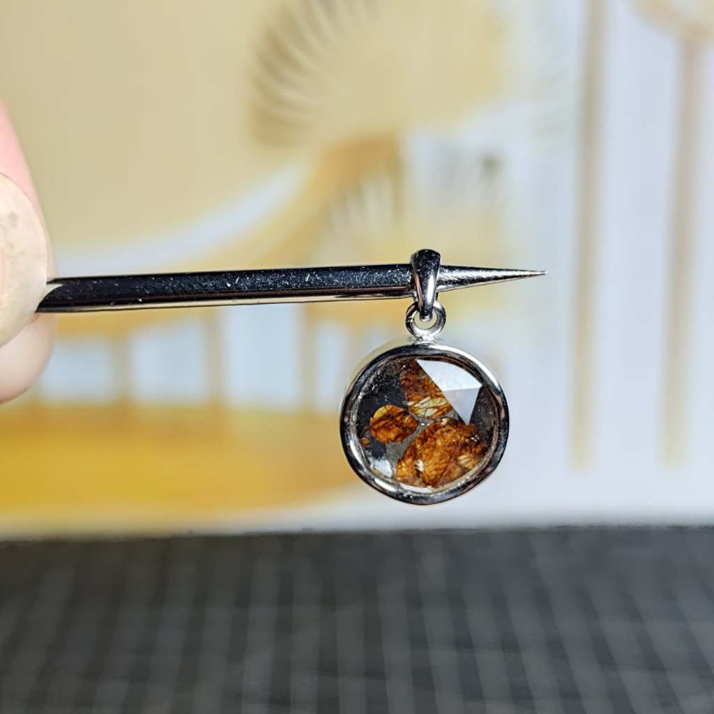 Natural Pallasite kenya Sericho Olive Meteorite 1cm Pendant Tipe 5 (5)