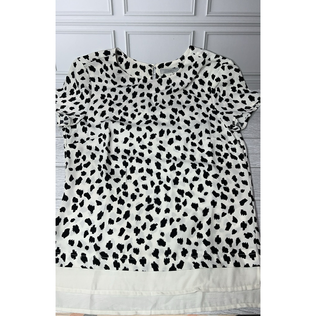 atasan h&m leopard atasan hm leopard atasan leopard putih