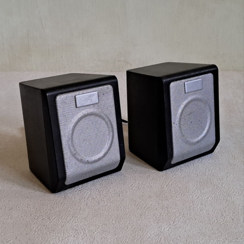Sepasang Speaker Satelit Genius Second