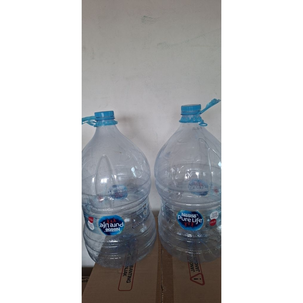 galon bekas minuman LeMineral/Nestle