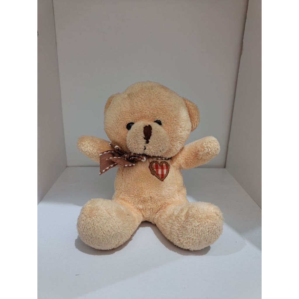 Boneka kecil lucu