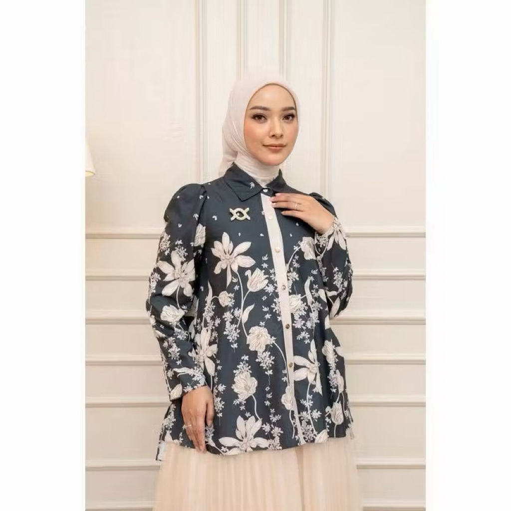 magnolia shirt wearing klamby