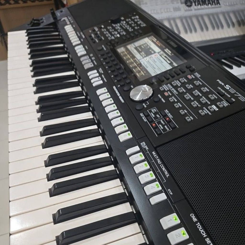 YAMAHA PSR S975 Keyboard Arranger Organ Tunggal Second Good Condition