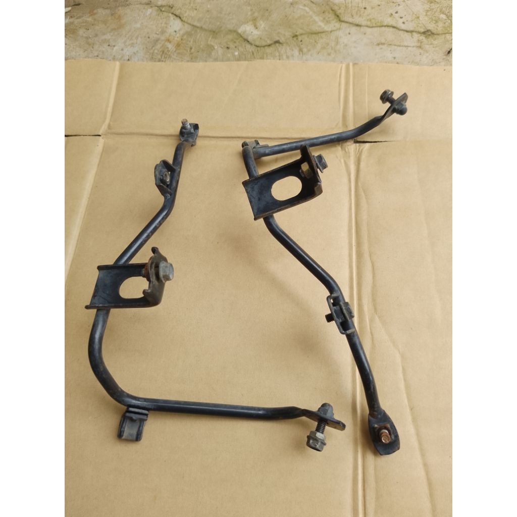 Sty L Kanan Kiri Shroud Honda CB VERZA