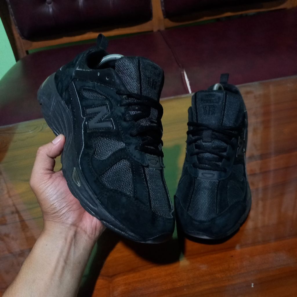NEW BALANCE 878 TRIPLE BLACK SEPATU SNEAKERS PRIA WANITA SECOND BRANDED