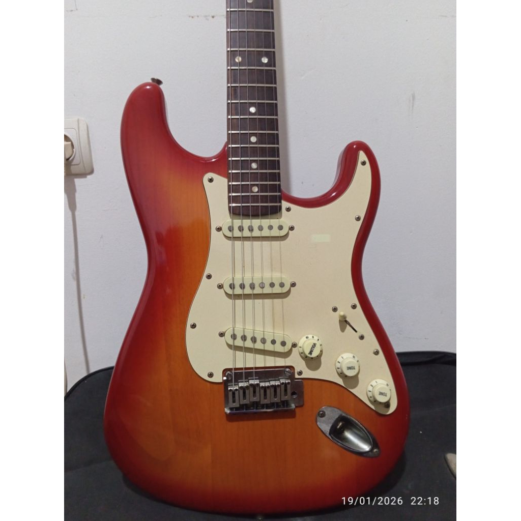 Squier standart stratocaster