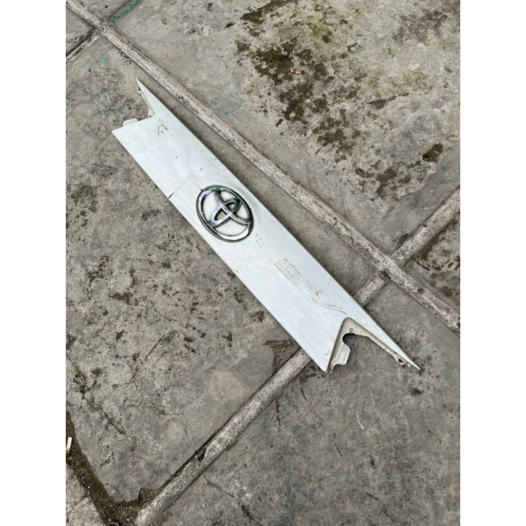 TRUNKLID BAGASI INNOVA REBORN ORIGINAL