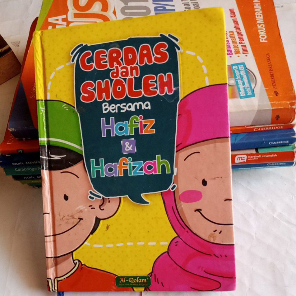 BUKU CERDAS DAN SHOLEH BERSAMA HAFIZ DAN HAFIZAH