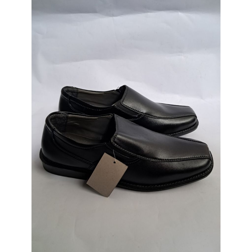 sepatu pria kantoran tanpa tali