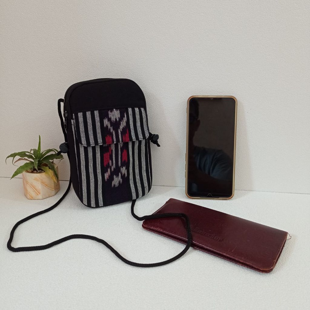 Tas Selempang HP Wanita Travel Pouch HP