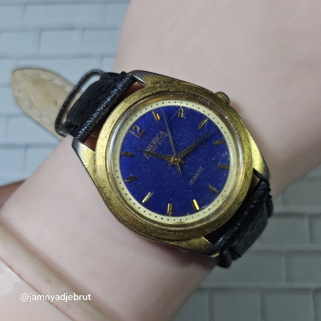 Jam America Perry Ellis APE1208 Gold Blue Vintage Bekas