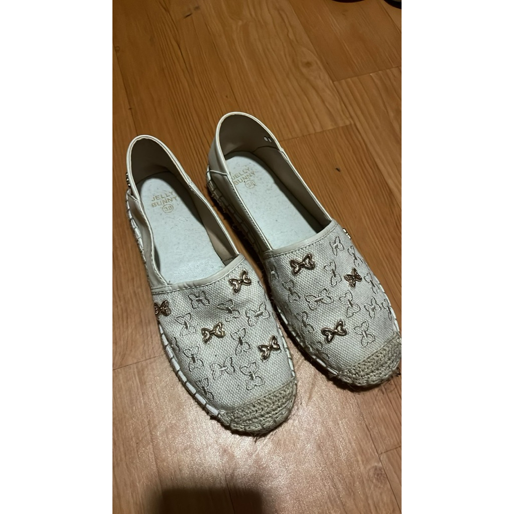 preloved sepatu jelly bunny