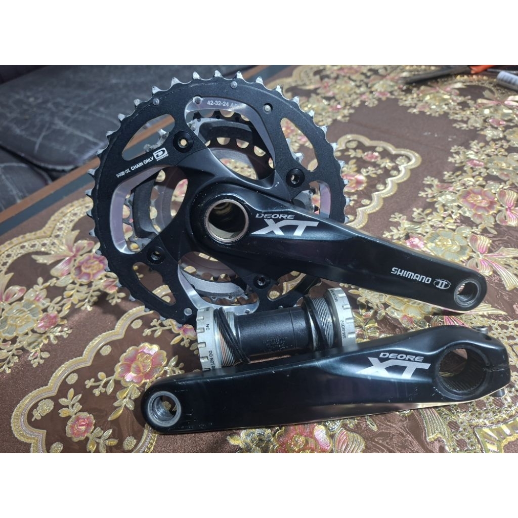 crank shimano Deore XT triple Japan + bb ht2 shimano