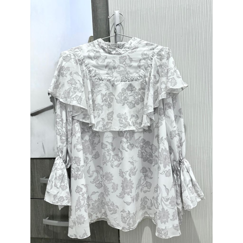 [PRELOVED] WearingKlamby - Thiarra Blouse in Silver size S