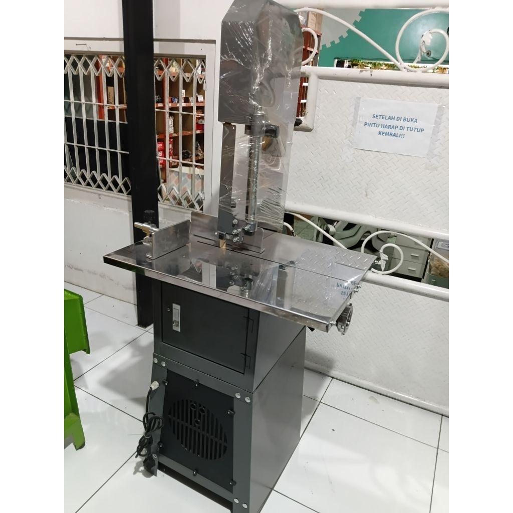 Mesin Potong Tulang Daging 10 inch Wipro RDQ 250N Bone Saw Model Meja