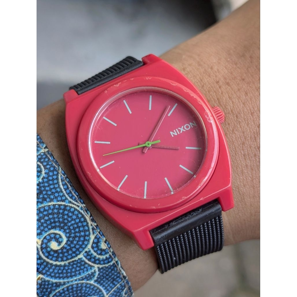 Nixon "Minimal" Time Teller