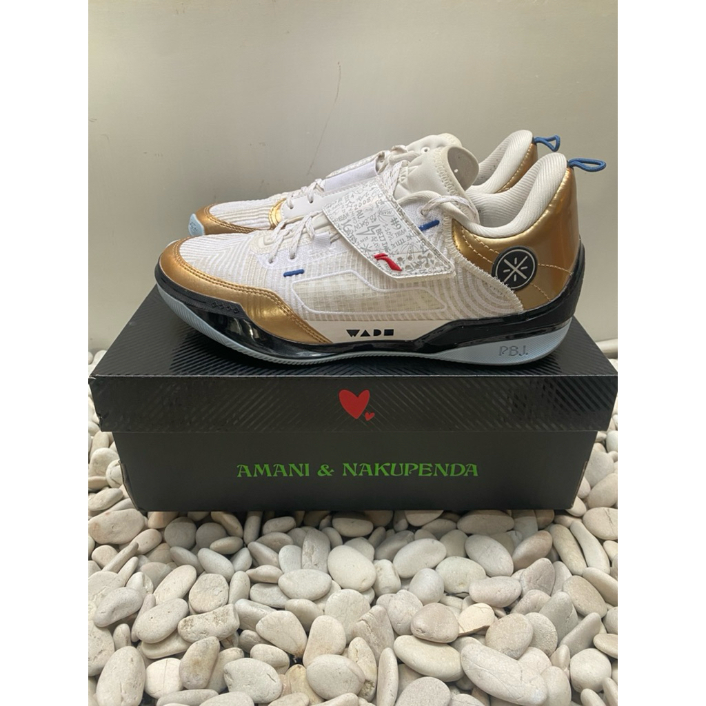 Sepatu basket Lining Wade 808 4 Ultra