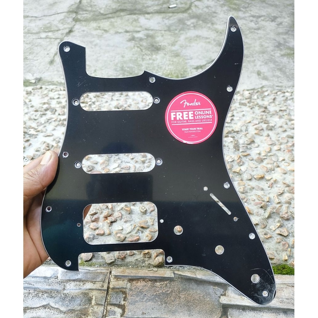 Pickguard gitar fender stratocaster Original Affinity Hitam 3 ply
