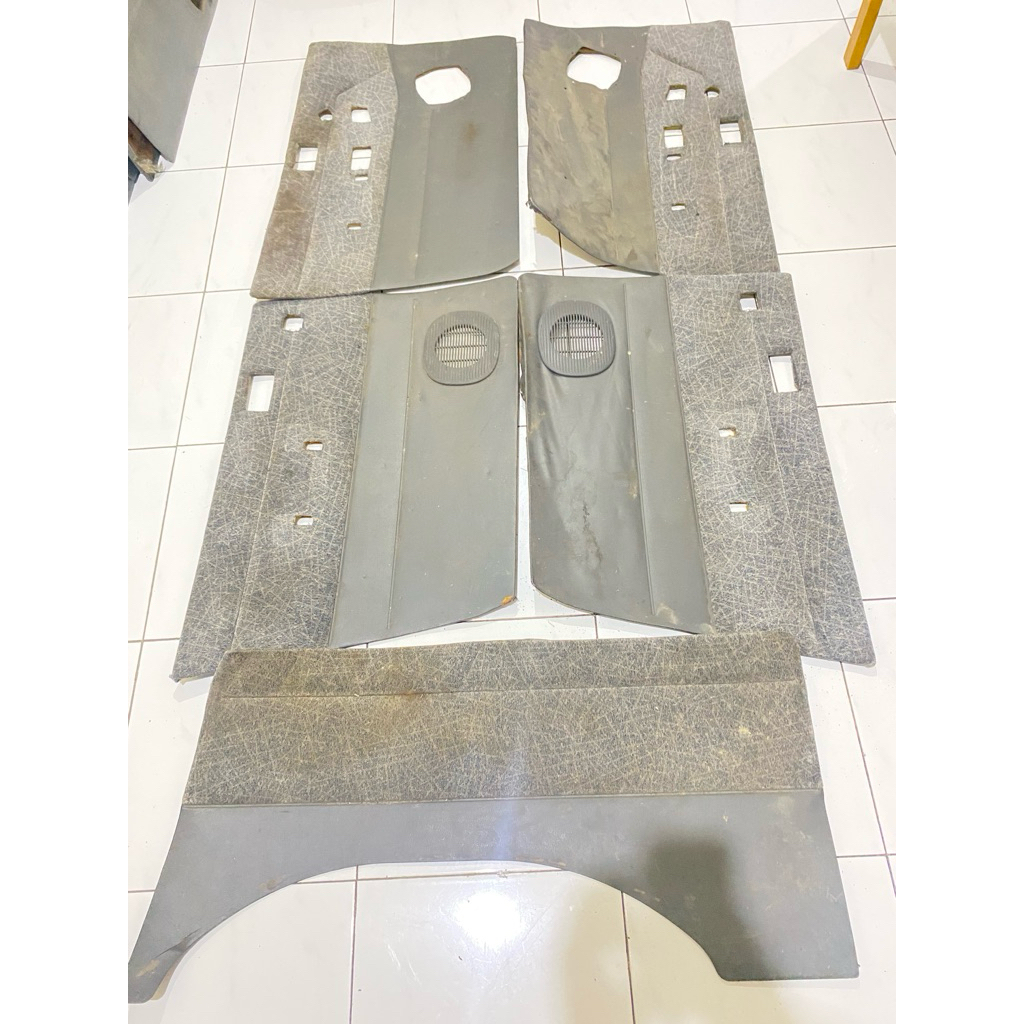 doortrim kijang krista 2001