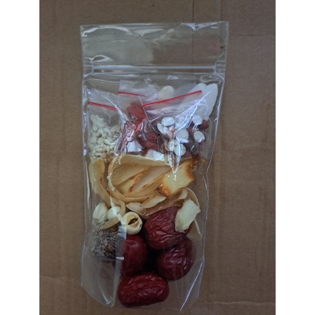 Lak bi ( Chicken herbal soup)