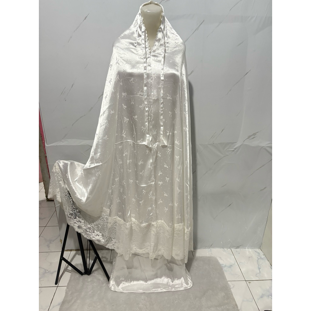 MUKENA LEBARAN ,MUKENA PUTIH SILK ARMANI MOTIF JAGUAR,MUKENA PUTIH BAGUS