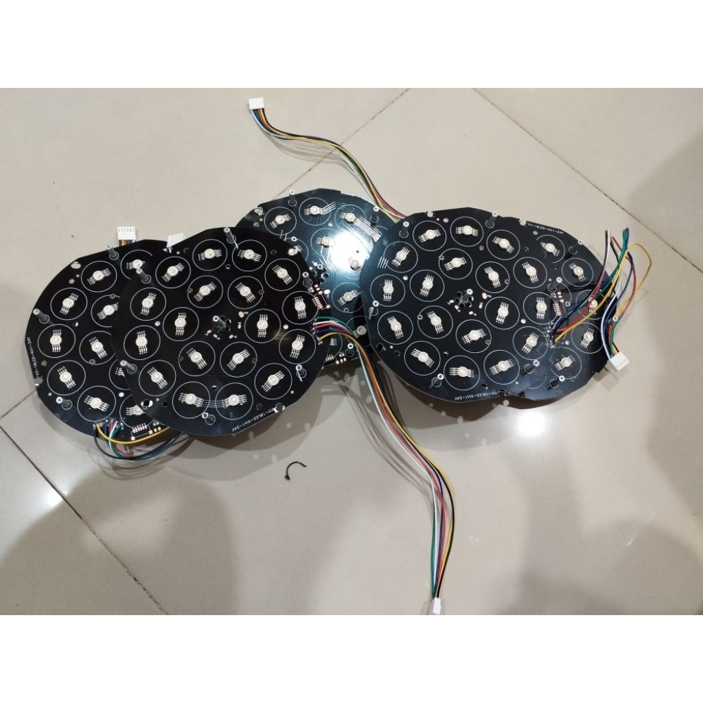 Mata Led Par 18LED RGBW Full Colour