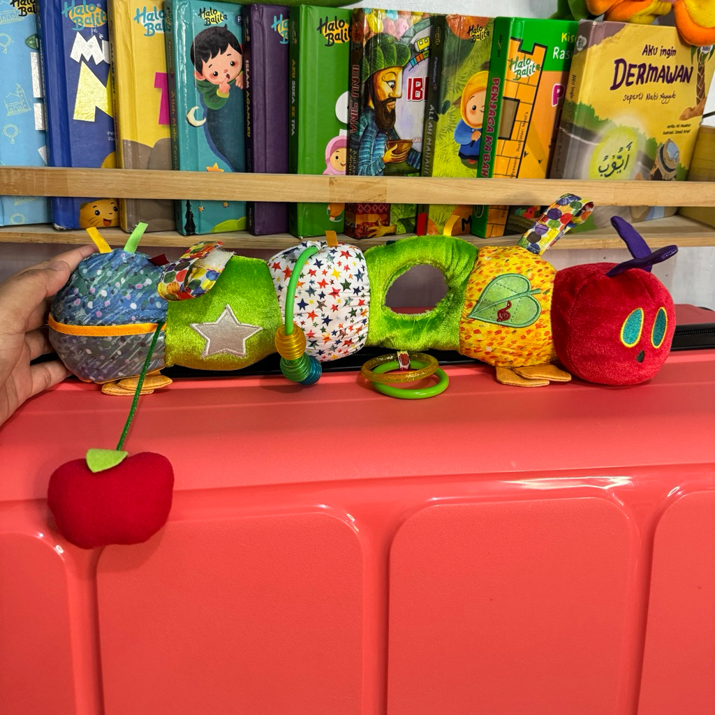 PL ERIC CARLE The Very Hungry Caterpillar Rattle Baby - Mainan kerincingan Bayi eric carle preloved