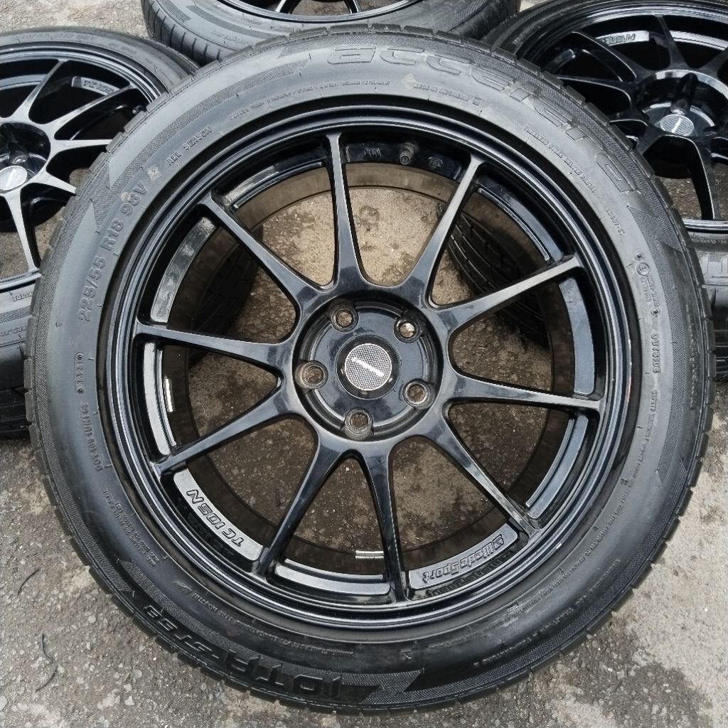 Velg Racing JDM WedeSport TC105N R18 Pcd 5x114 Lebar Rata 8.5 Et 40 + Ban Accelera 225/55 R18 Paket 