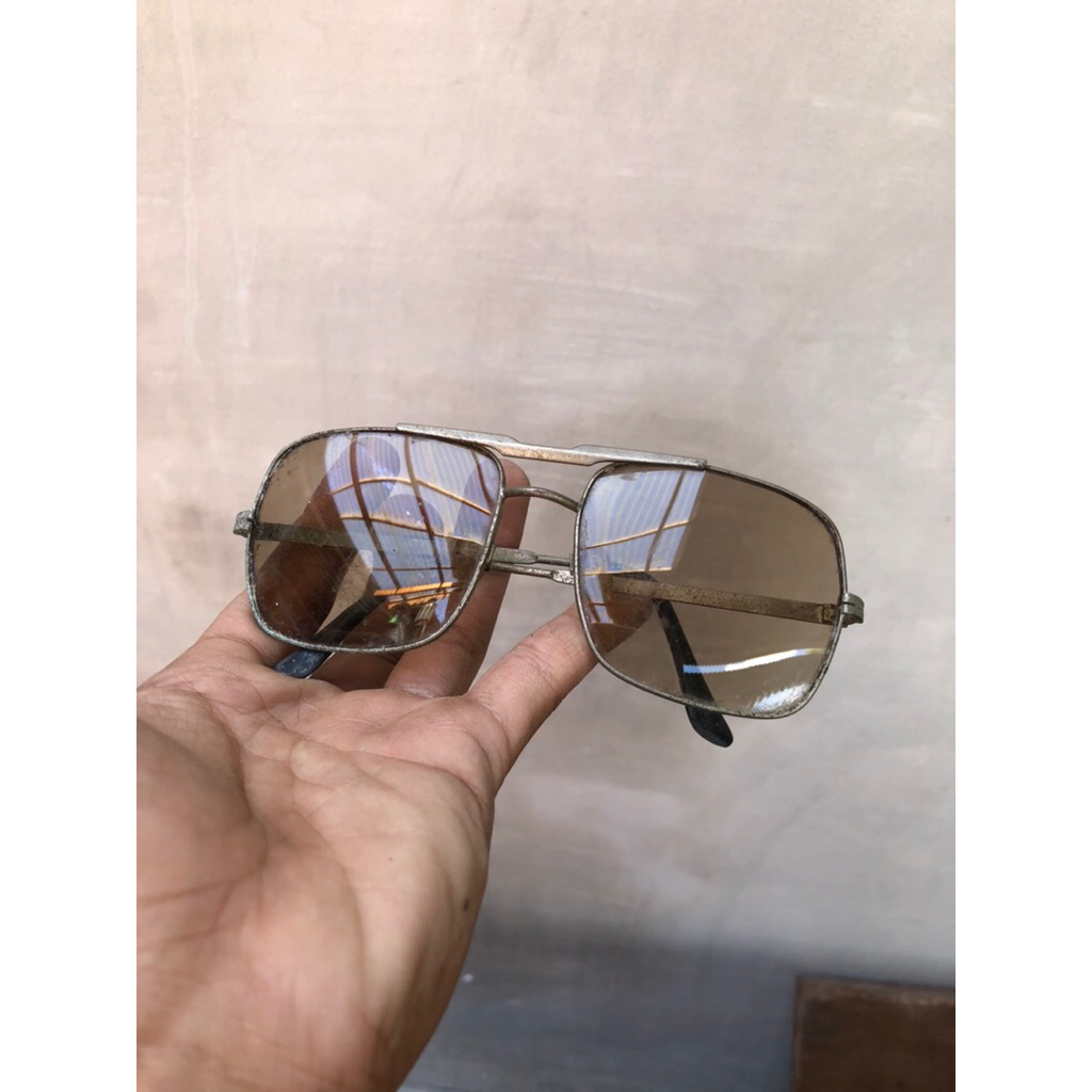 Kacamata antik lawas