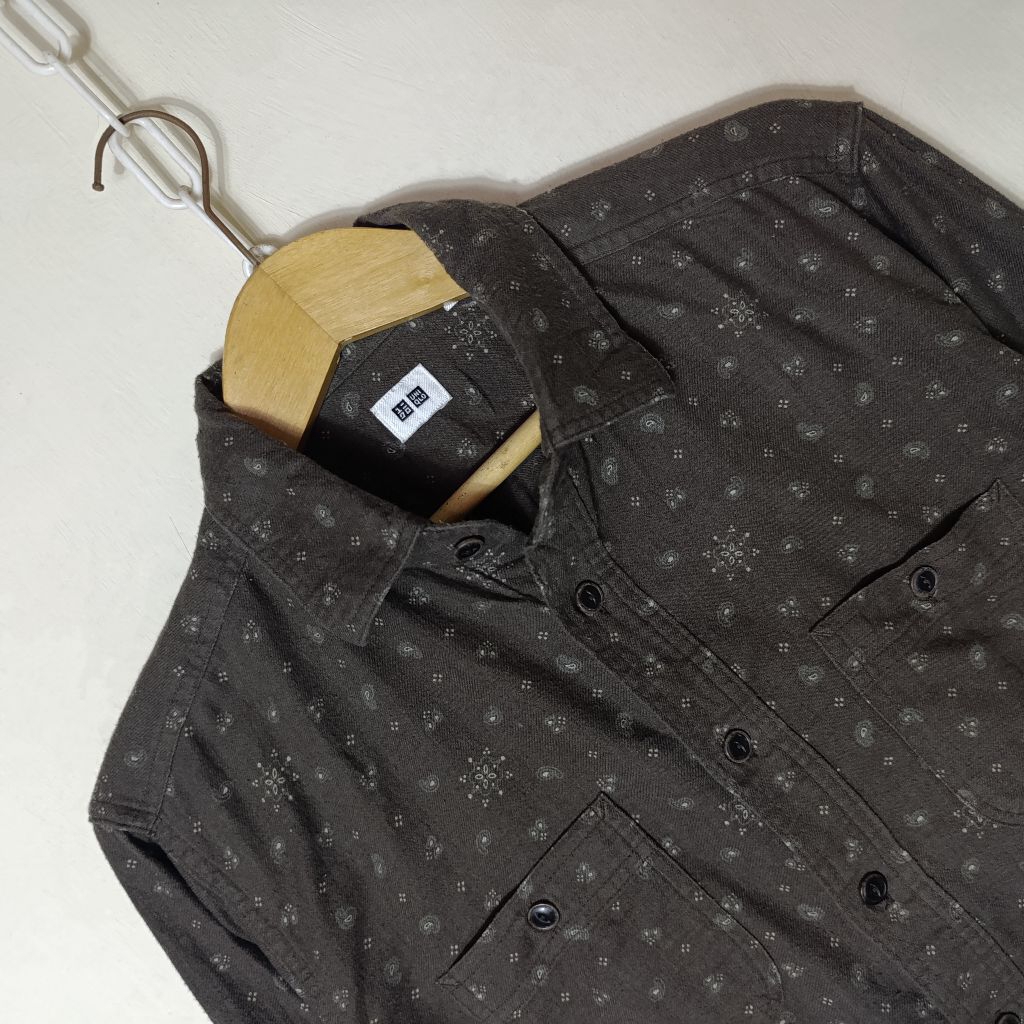 [Flannel Uniqlo] Kemeja Flanel Paisley Double Pocket Long Sleeve Shirt Hijau Army Size M
