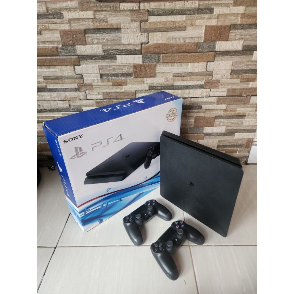 Ps 4 Slim Hen