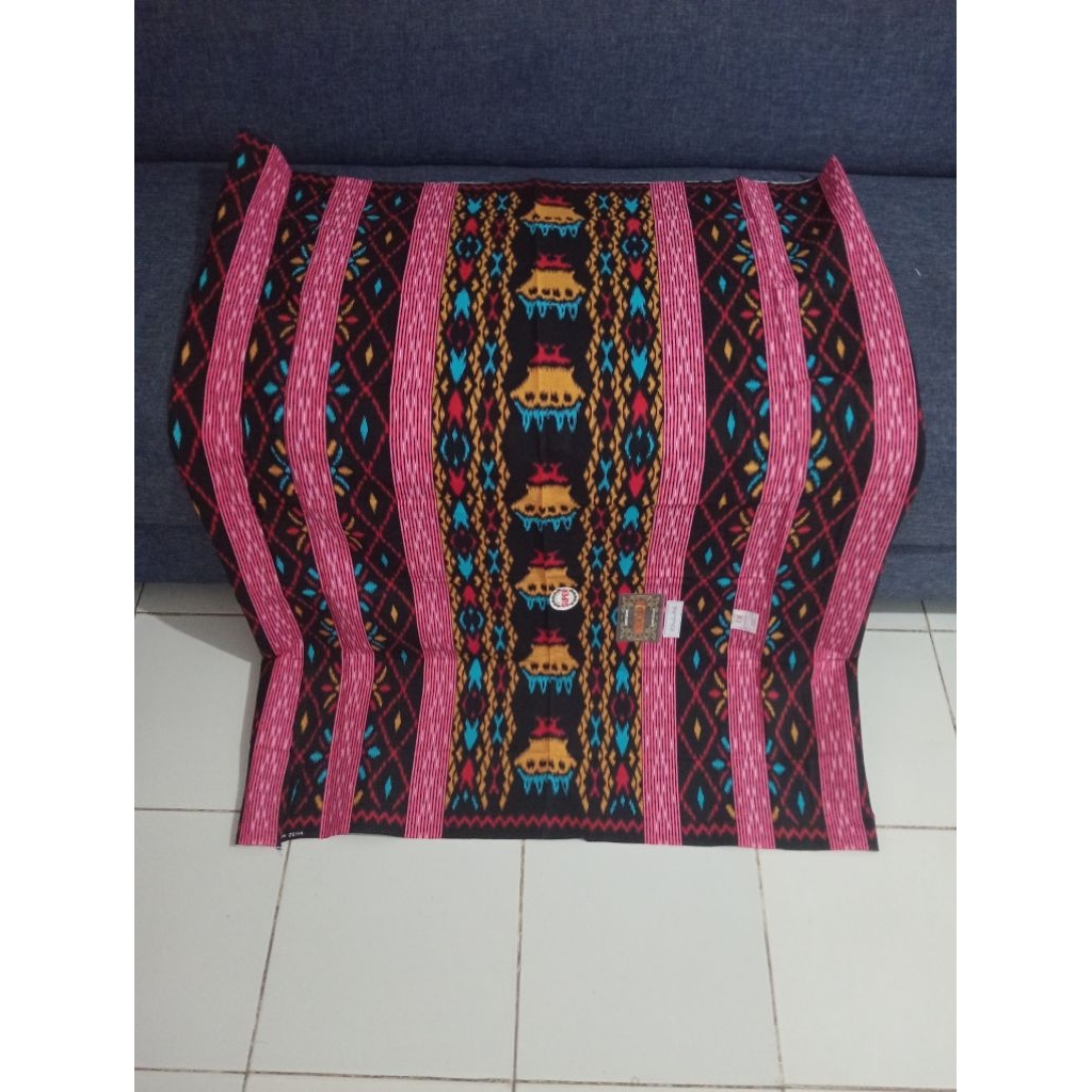 sarung partamiangan motif karo