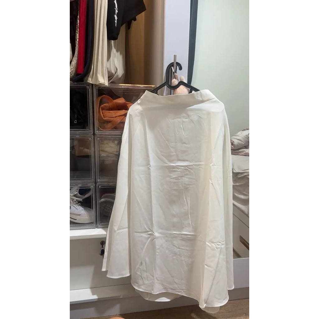 preloved severli bw midi skirt