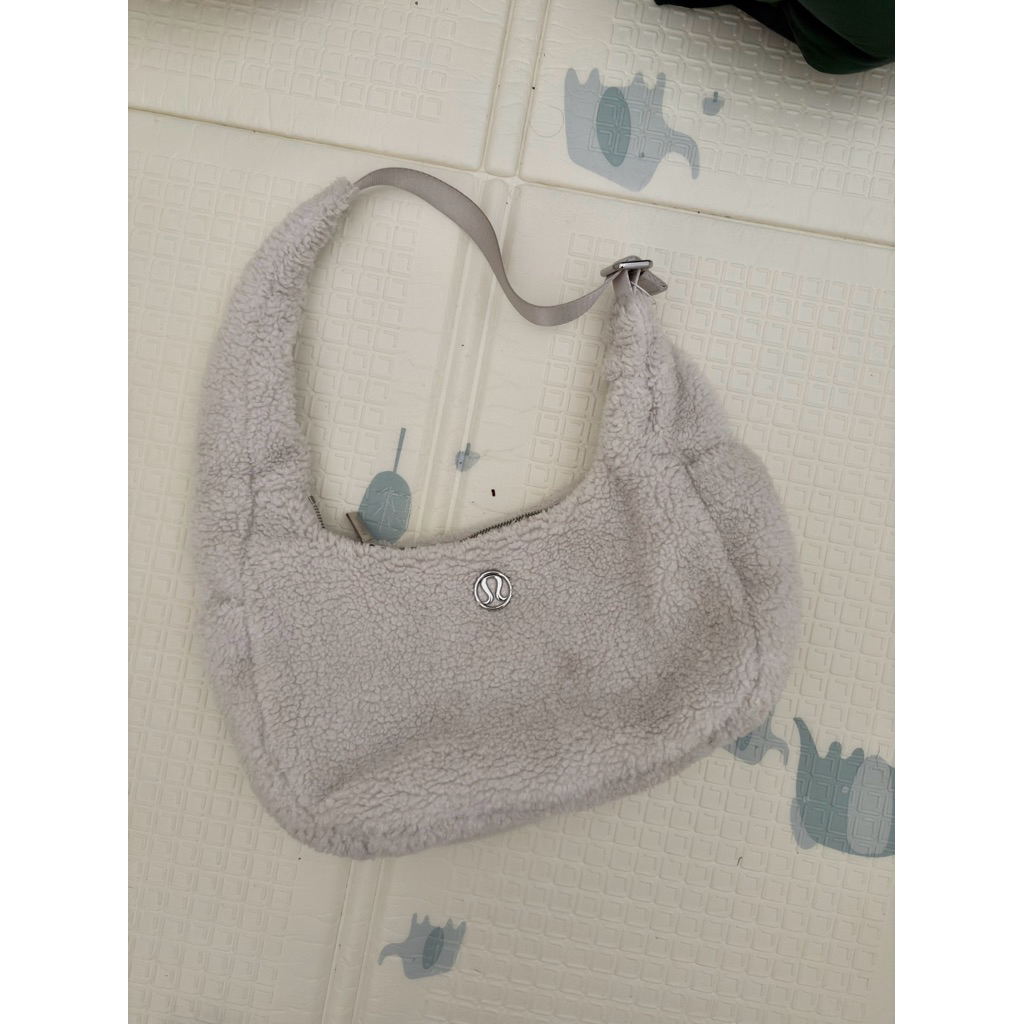 [Preloved] Lululemon shoulder bag