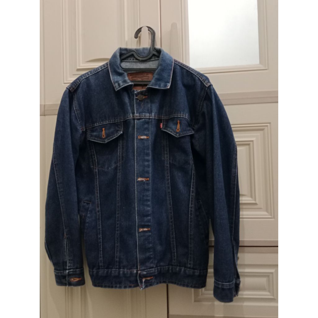 JAKET JEANS PRIA BEKAS