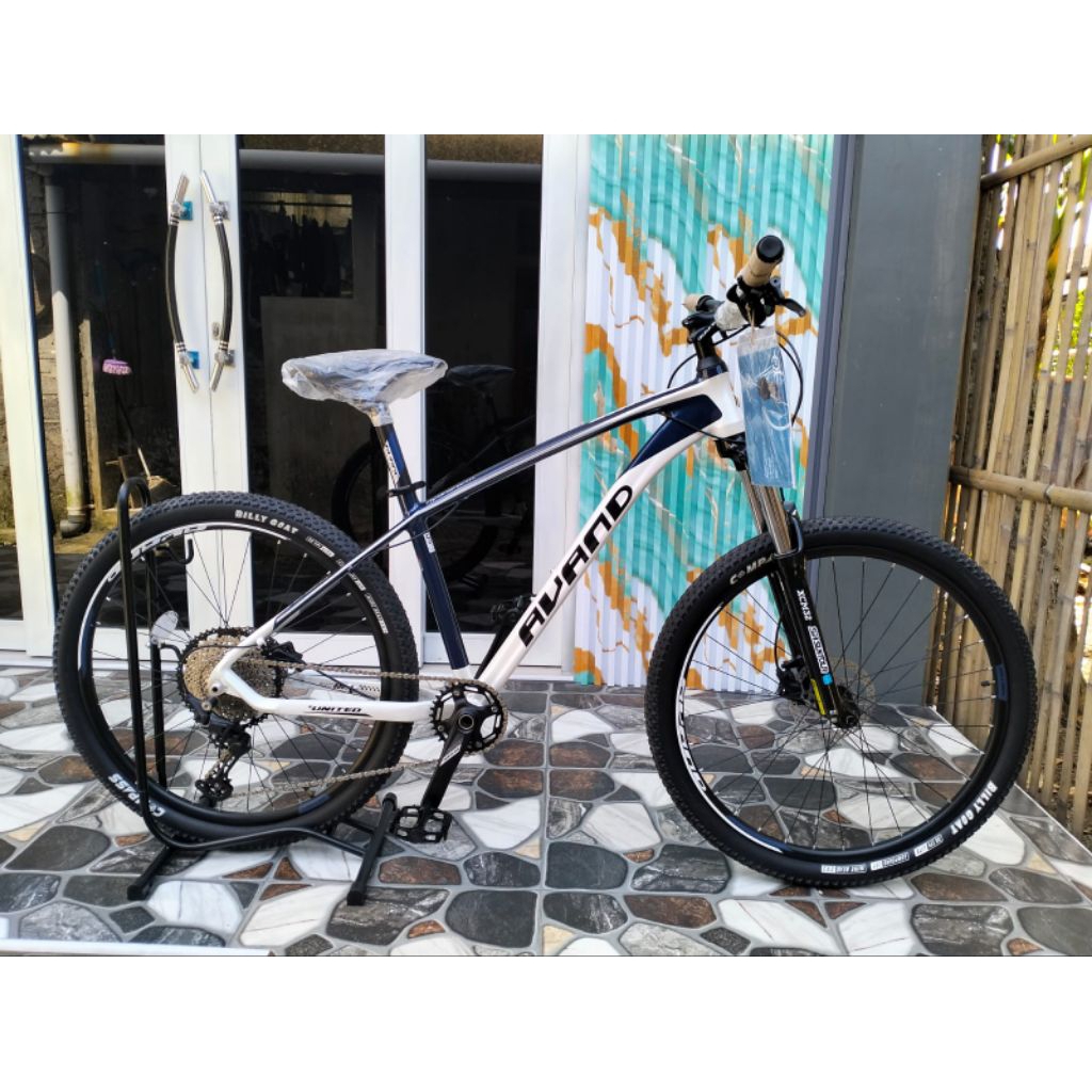 Avand Bronx Sepeda Gunung 27.5 Ince Deore 11 Speed