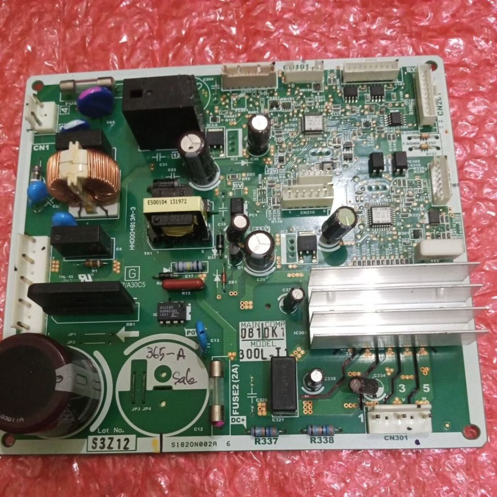 PCB Main Control atau modul utama untuk kulkas Hitachi Inverter HH0004813A-3